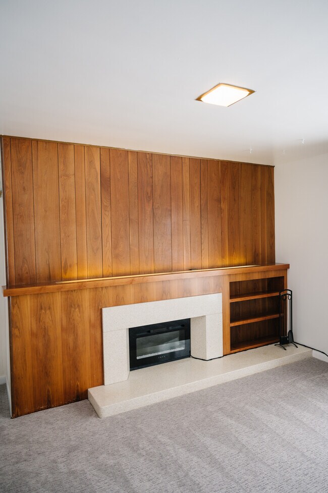 Building Photo - 290 N 300 W