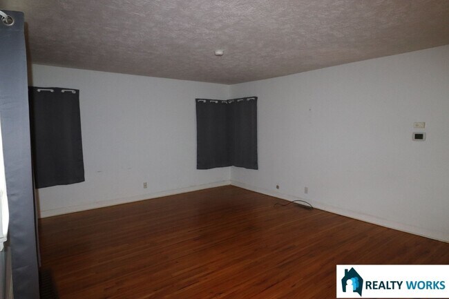 Foto del edificio - Enchanting Three Bed One and a Half Bath