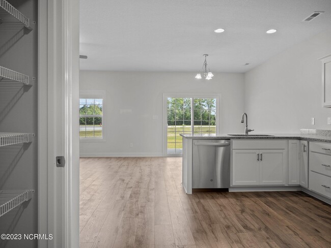 Building Photo - 209 Verrazzano Ln