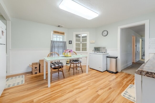 Building Photo - 9 Beach St