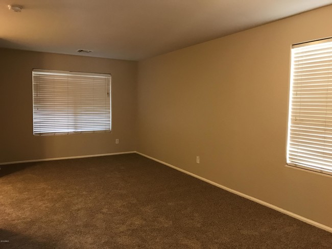Building Photo - 29252 N Rosewood Dr