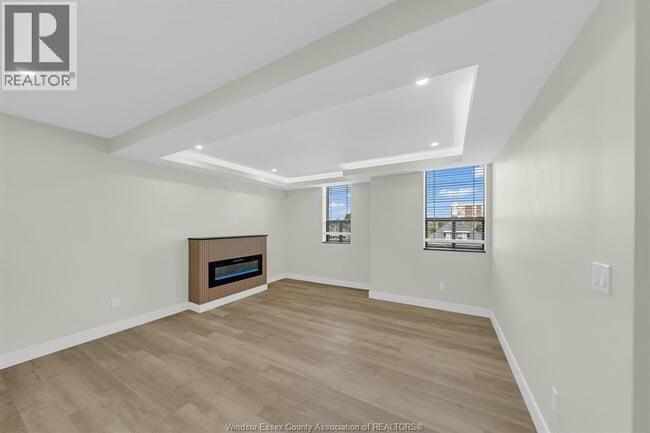 Building Photo - 3177 Riverside Dr E