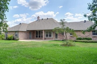 Building Photo - 715 Berry Creek