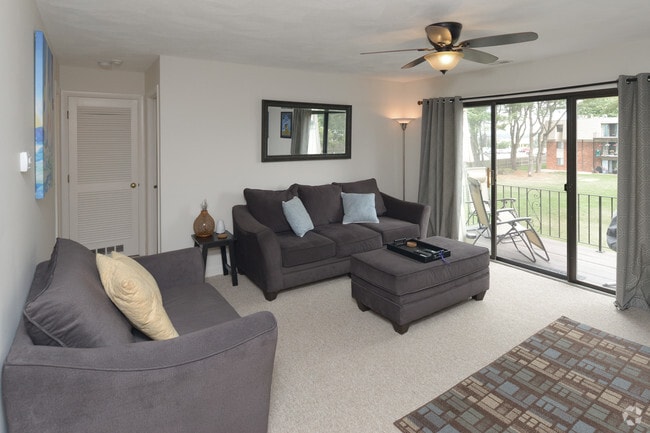 Living room - Kirkbrae Glen Apartments