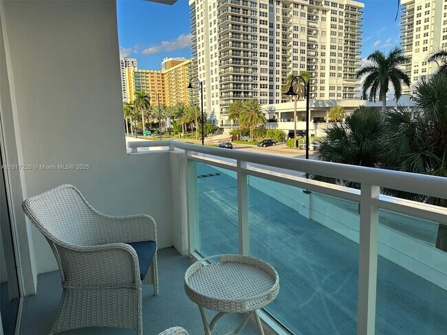 Building Photo - 3000 S Ocean Dr