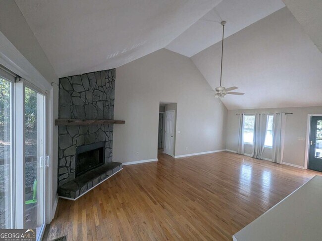 Building Photo - 1995 Holly Cove Rd