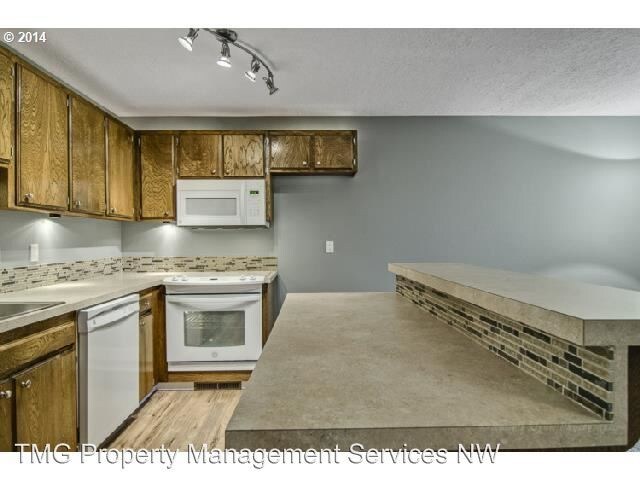 Foto del edificio - 12002 N Jantzen Beach Ave