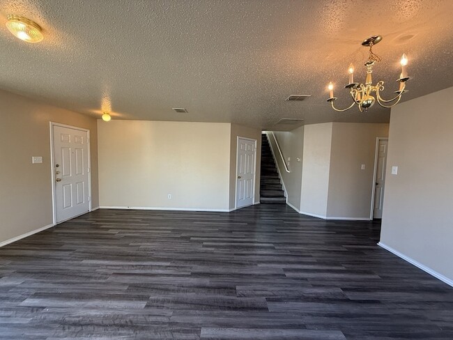 Foto del edificio - 3625 Clydesdale Dr
