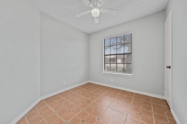 Building Photo - 1806 West Ln