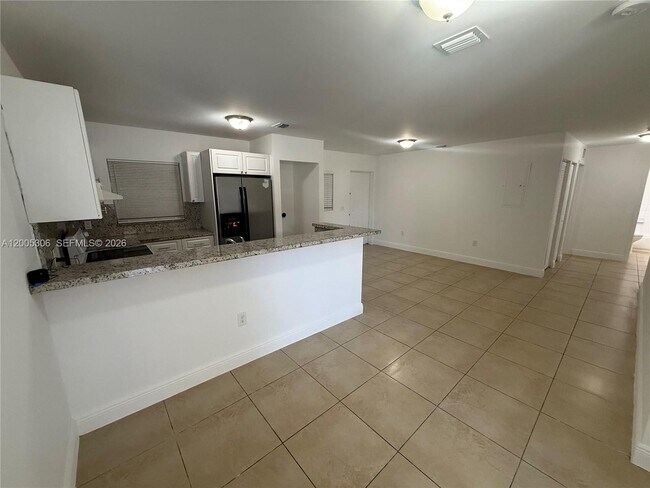 Foto del edificio - 1565 NW 47th St