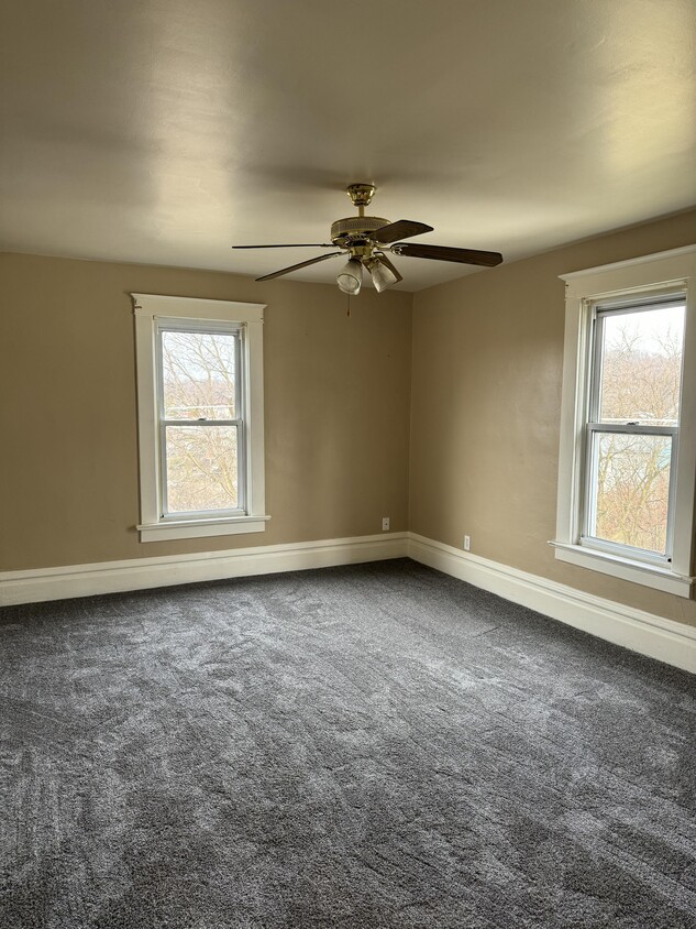 Living Room - 303 N 3rd St