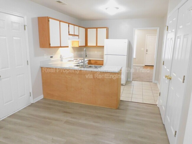 Foto del edificio - 3211 North O.Henry Boulevard