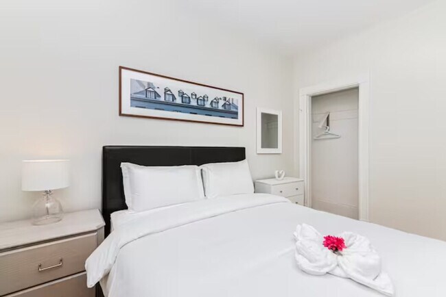 Building Photo - 4299 Rue Saint-Antoine O