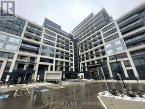 Building Photo - 395 Dundas St W