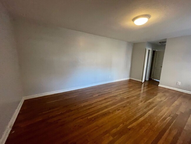 Foto del interior - 56-Village Court Apartments, LLC