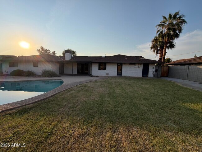 Foto del edificio - 3013 S Fairway Dr