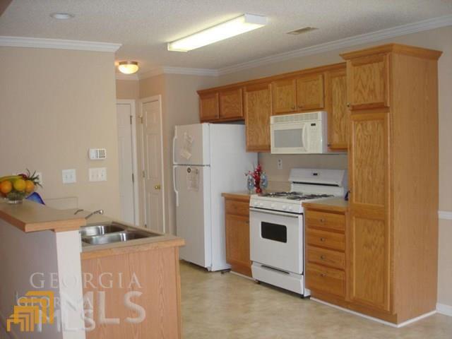 Foto del edificio - 2 Mill Ridge Pl