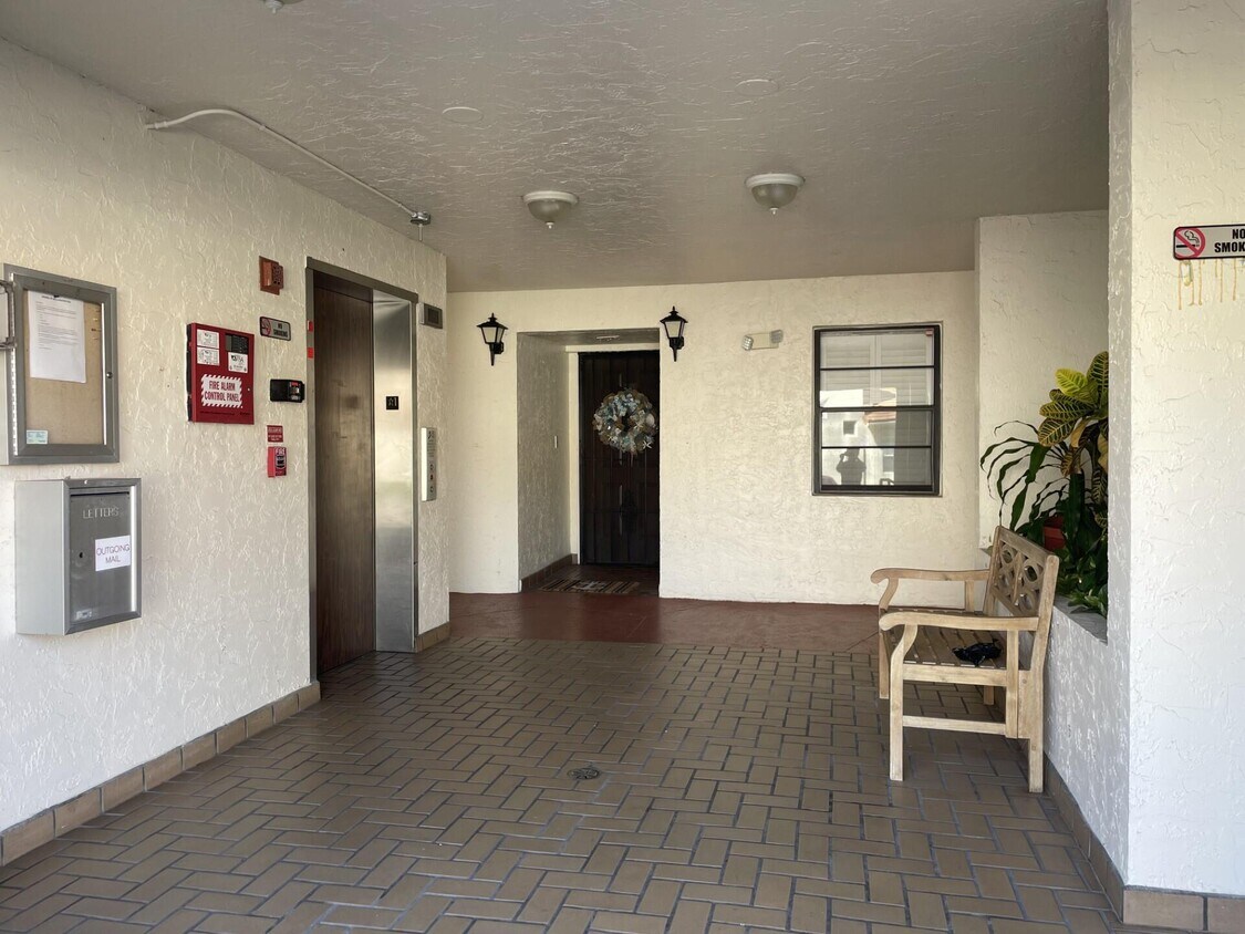 Primary Photo - 12568 Shoreline Dr