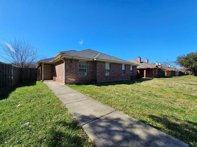 Building Photo - 1437 N Bluegrove Rd
