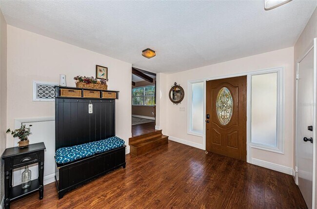 Foto del edificio - 13556 Bellewood Ave