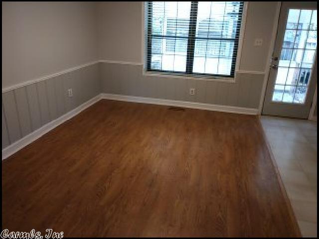 Foto del edificio - 6605 Rolling Hills Dr