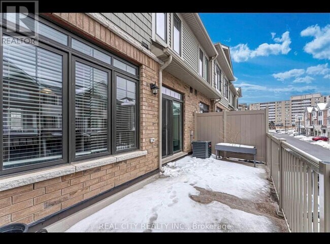 Building Photo - 121 Hibiscus Ln