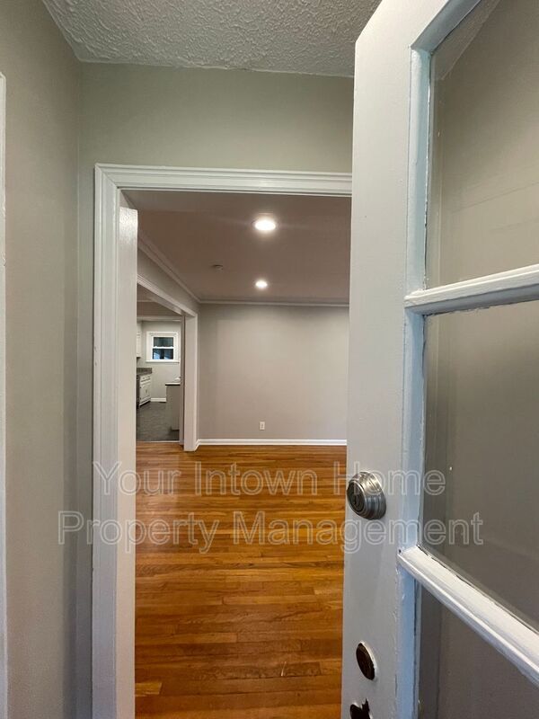 Building Photo - 430 Lynnhaven Dr SW