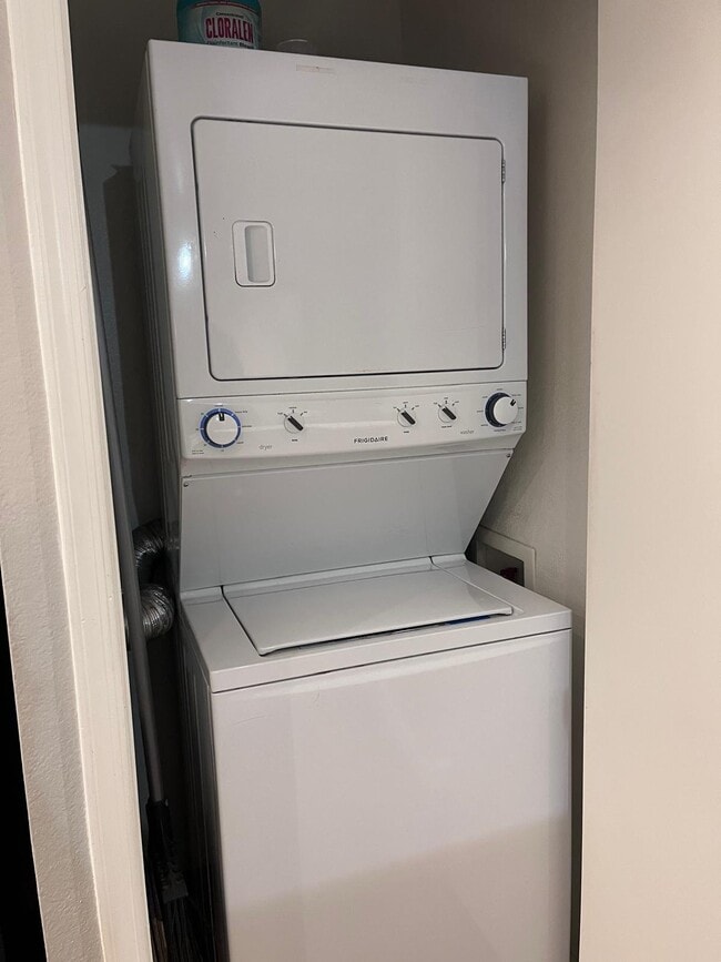 Foto del edificio - 533 W Guadalupe Rd