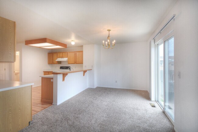 Foto del edificio - 2024 Hibbard Ln
