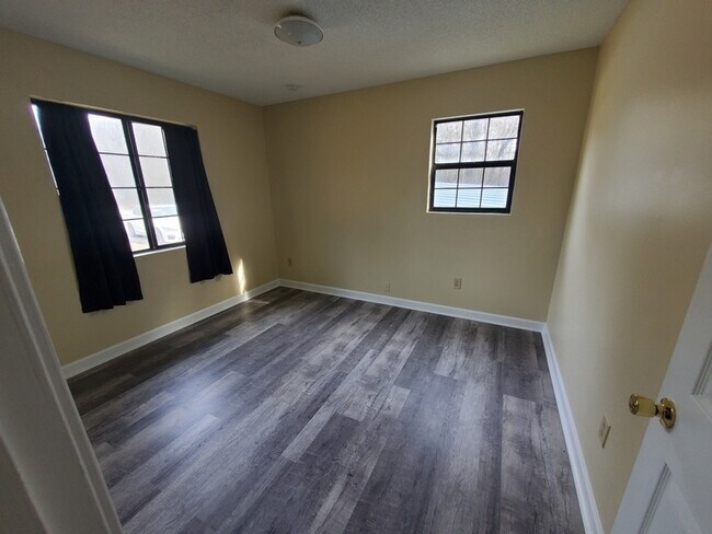 Building Photo - 6414 Tradewinds Dr