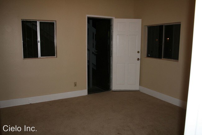 Building Photo - 304 E 4th St