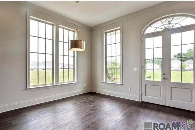 Foto del edificio - 10851 Cane Mill Ln.