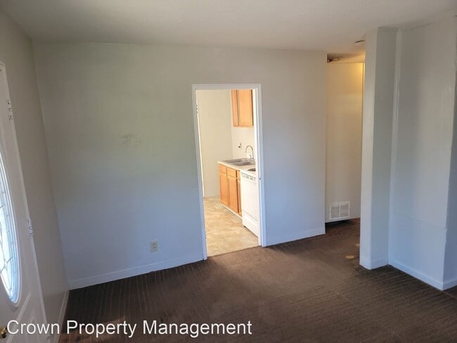 Building Photo - 2 br, 1 bath House - 743 C Shull Street