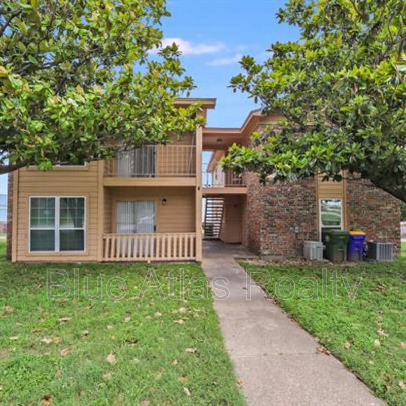 Photo - 8030 Cambridge Circle - A