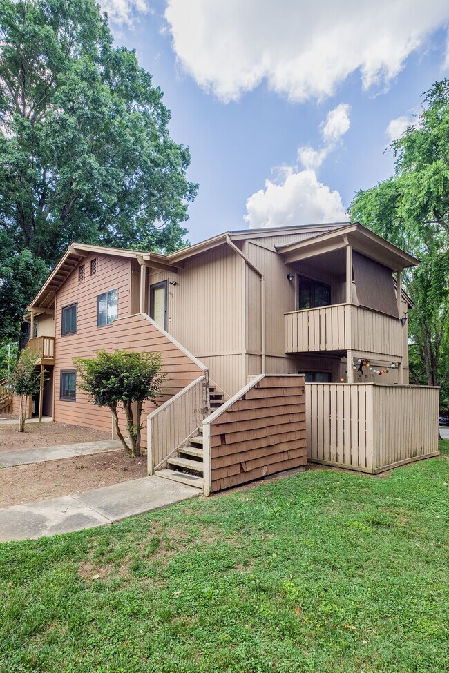 Building Photo - 1443 Riverview Rd