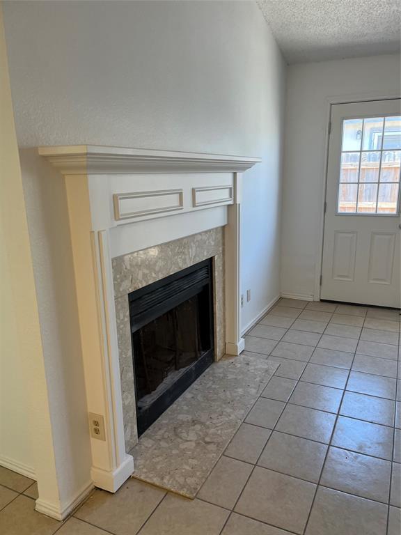 Building Photo - 2021 Redwing Way