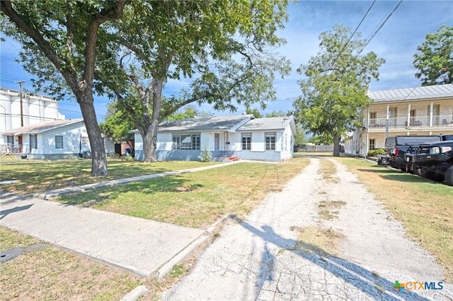 Building Photo - 268 E Mill St