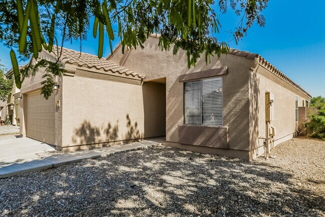 Building Photo - 10632 W Sonora St