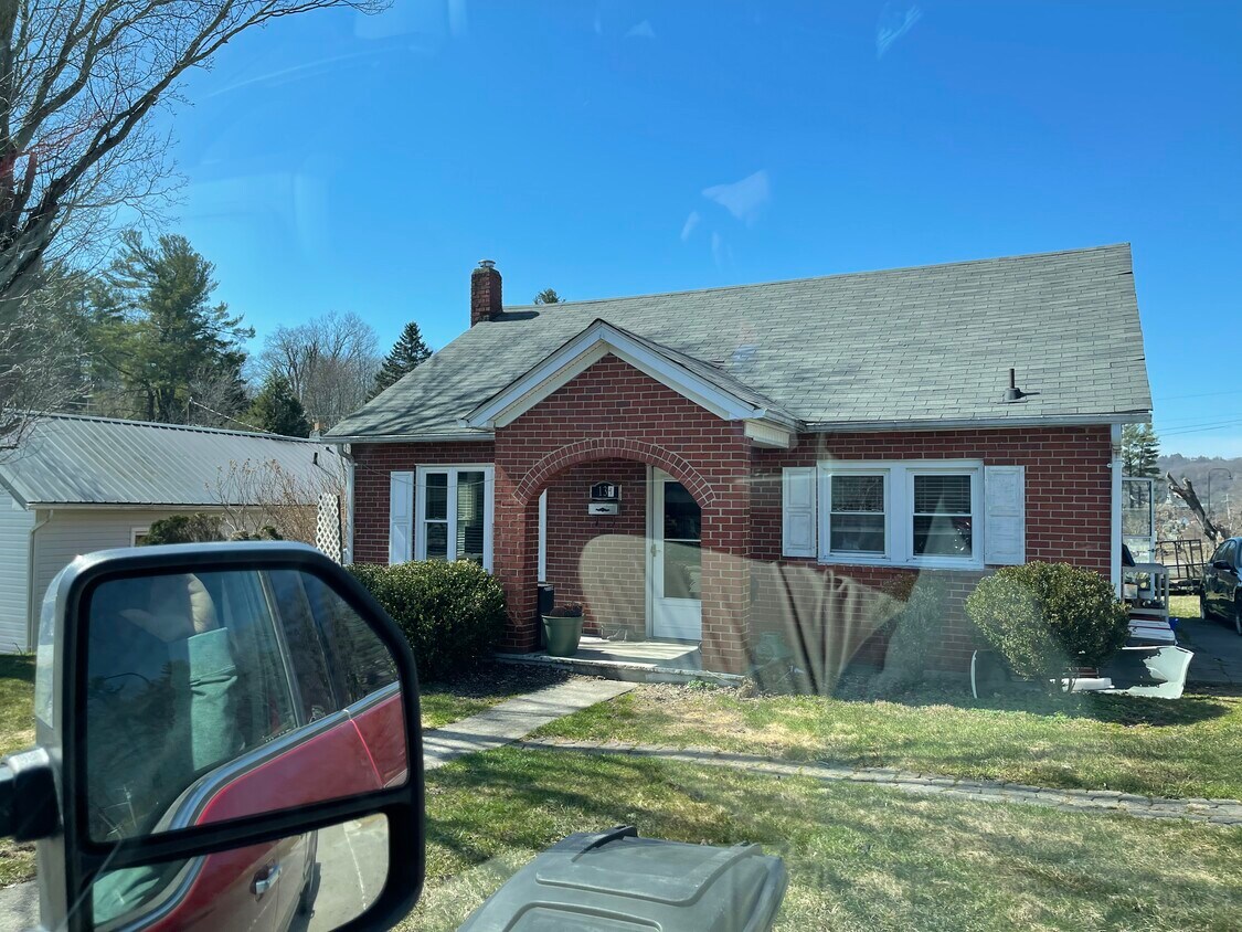 Primary Photo - 134 Horn in the West Dr