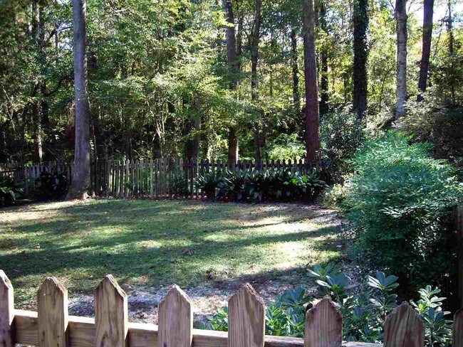 Building Photo - 2111 Victory Garden Ln