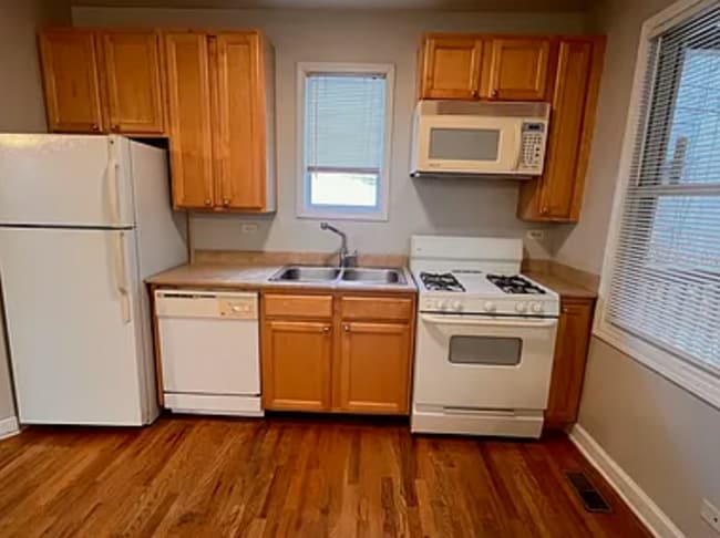 Building Photo - 1513 W Erie St