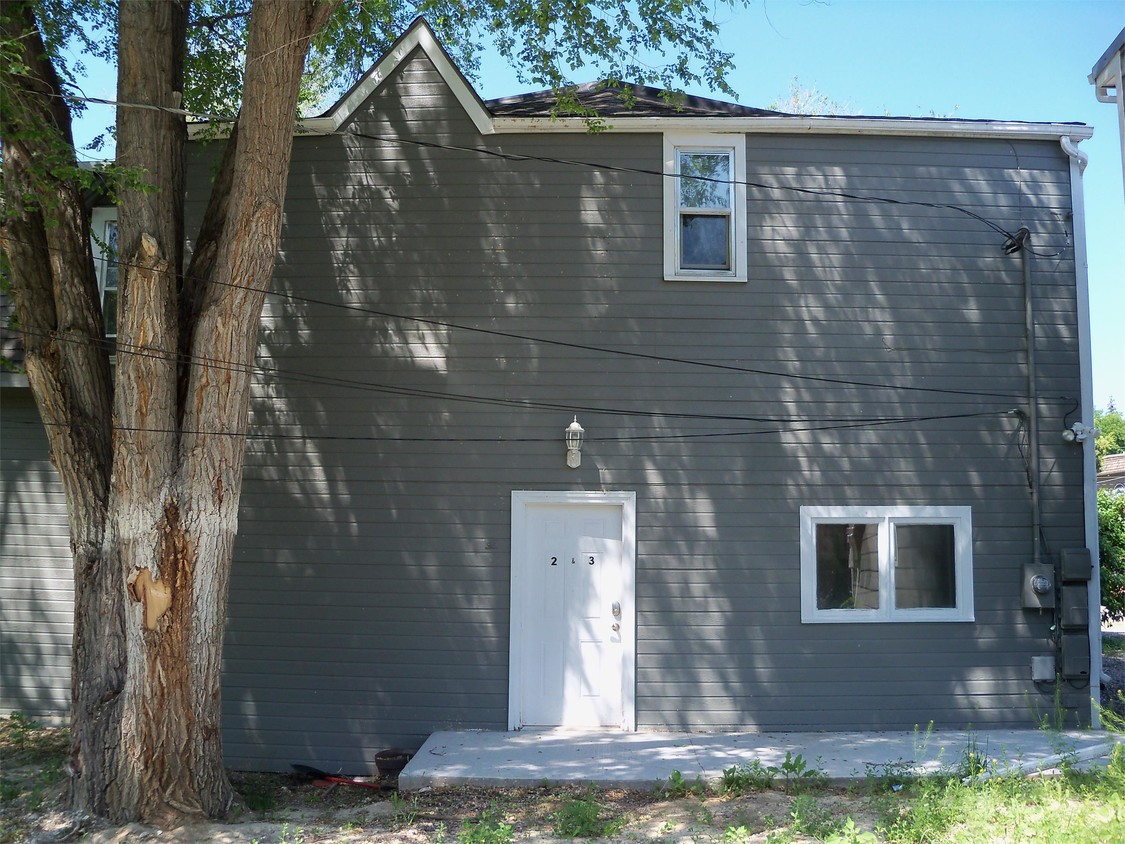 Foto principal - 2154 Burnstead Dr