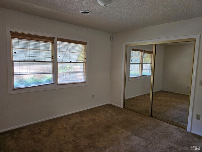 Foto del edificio - 2829 Redwood Rd