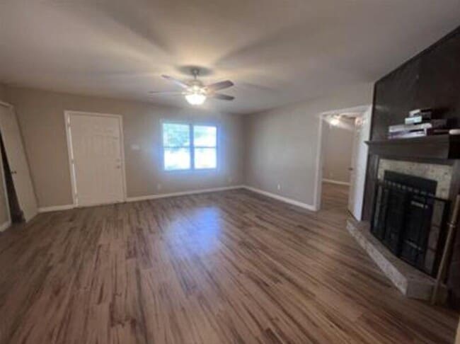 Building Photo - 111 Branch View Dr