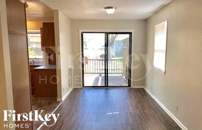 Foto del edificio - 8101 Willow Way