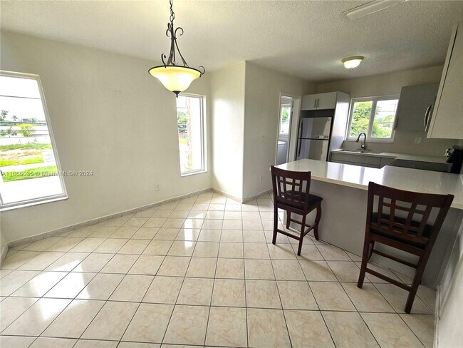 Foto del edificio - 8891 SW 36th St