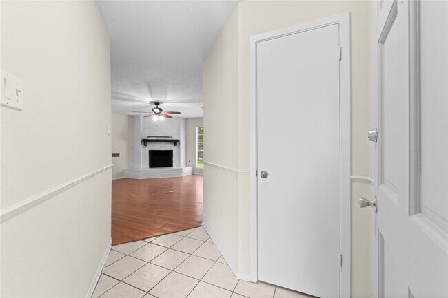 Building Photo - 25314 Glen Loch Drive