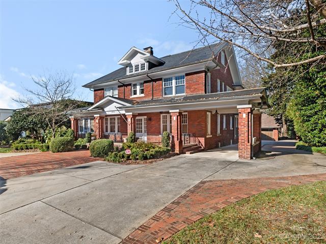 Building Photo - 2112 Selwyn Ave