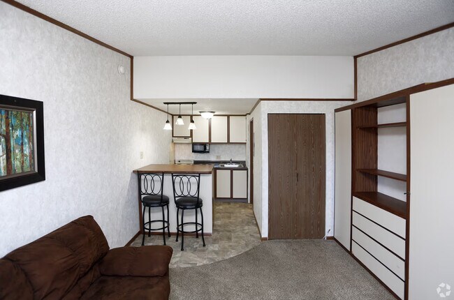Building Photo - 385 Brunswick-