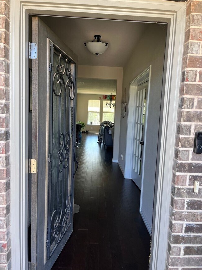 Building Photo - 170 Chester Rd